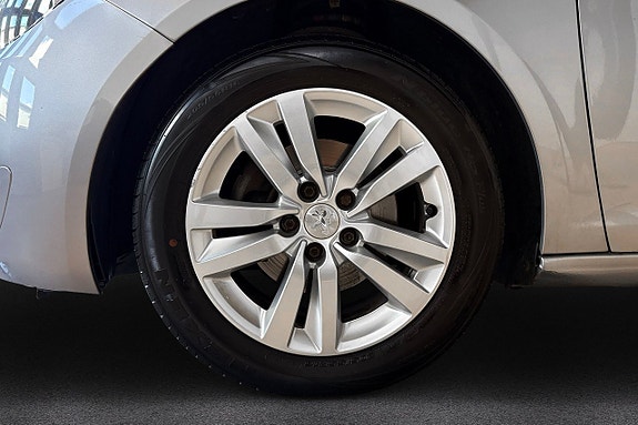 Peugeot 308 SW 9 of 17