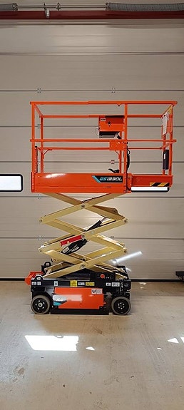 JLG ES 1330 Minisaxlift 3 of 4