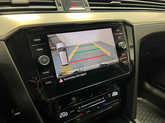 Volkswagen Passat Alltrack 16 of 18