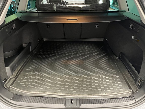 Volkswagen Passat Alltrack 6 of 18