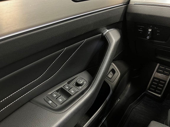 Volkswagen Passat Alltrack 13 of 18