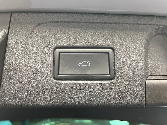 Volkswagen Passat Alltrack 7 of 18
