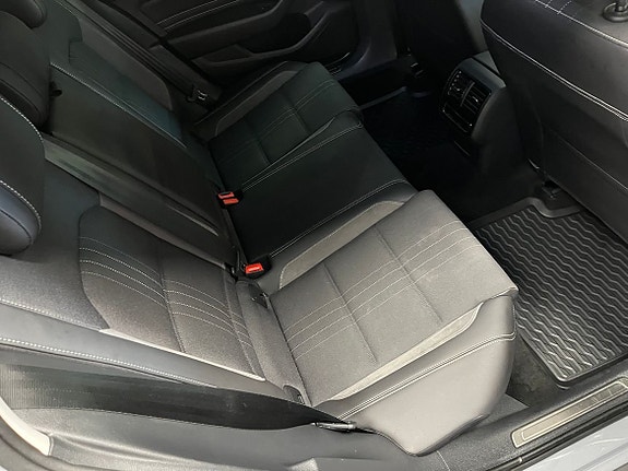 Volkswagen Passat Alltrack 8 of 18
