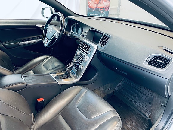 Volvo V60 15 of 22