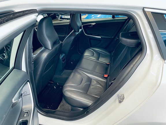 Volvo V60 13 of 22