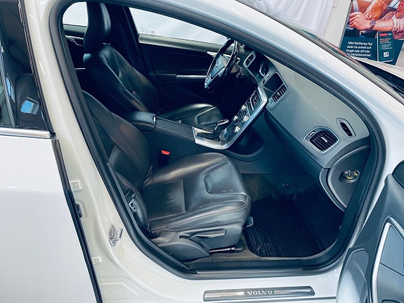 Volvo V60 16 of 22