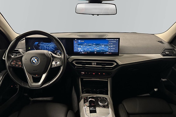 BMW 330e 4 of 6