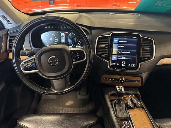 Volvo XC90 14 of 15