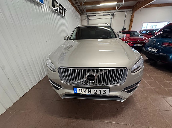 Volvo XC90 4 of 15