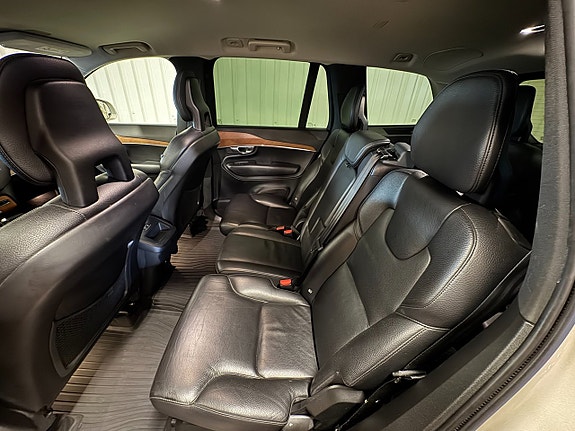 Volvo XC90 9 of 15