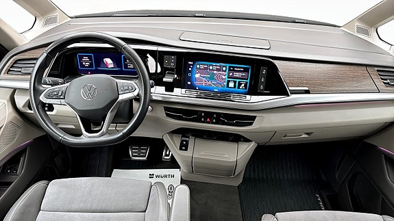 Volkswagen Multivan 10 of 12