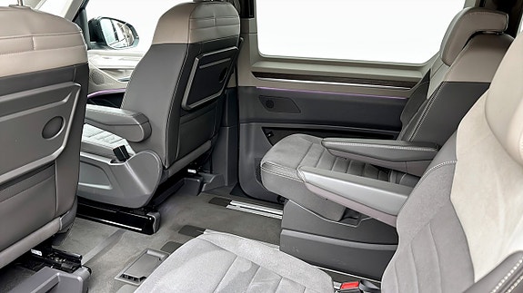 Volkswagen Multivan 11 of 12