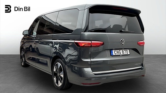 Volkswagen Multivan 3 of 12