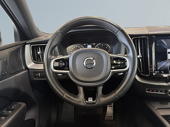 Volvo XC60 9 of 24