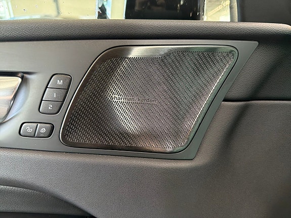 Volvo XC60 18 of 24