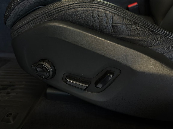 Volvo XC60 17 of 24