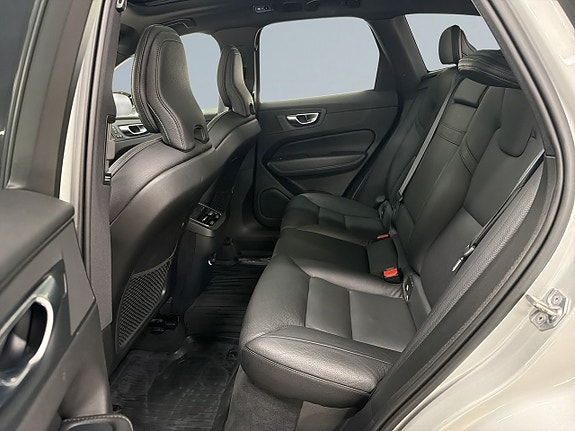Volvo XC60 13 of 24