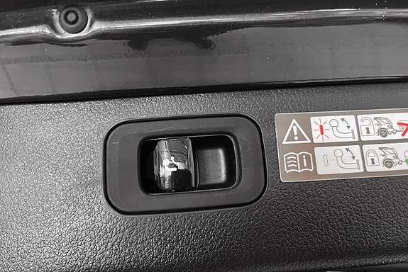 Mercedes-Benz C200 12 of 30