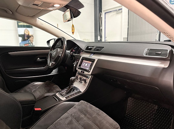 Volkswagen CC 13 of 22