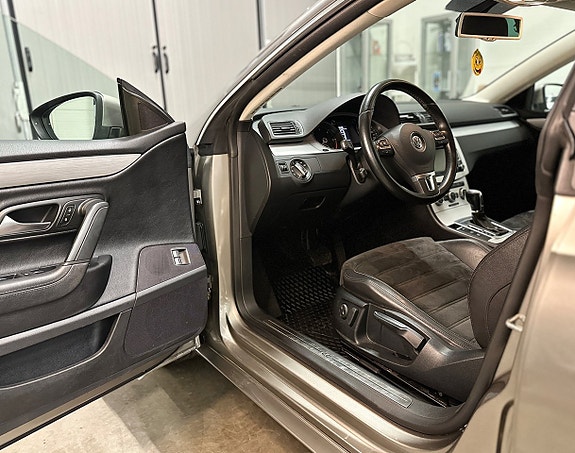 Volkswagen CC 8 of 22