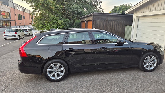Volvo V90 10 of 14