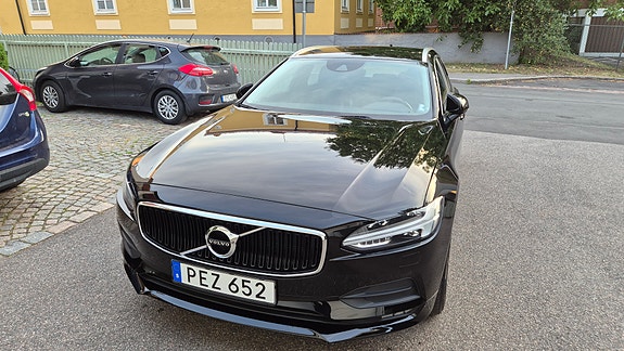 Volvo V90 2 of 14