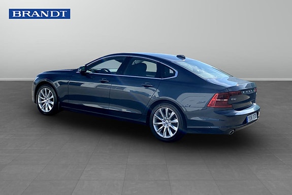 Volvo S90 2 of 9