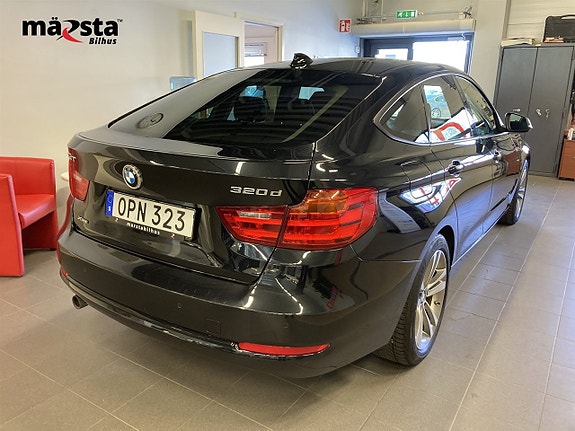 BMW 320 3 of 22