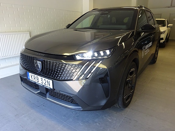 Peugeot 5008 2 of 8