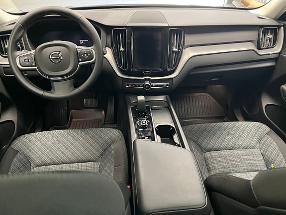Volvo XC60 13 of 20