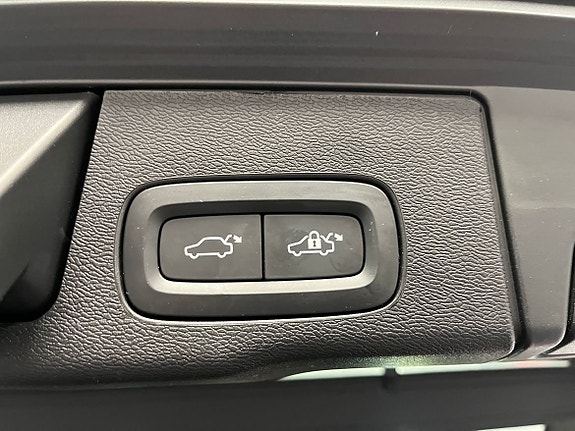 Volvo XC60 8 of 20