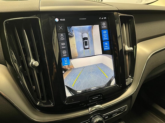 Volvo XC60 17 of 20