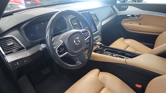 Volvo XC90 9 of 24