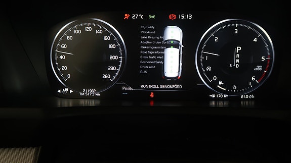 Volvo XC90 13 of 24