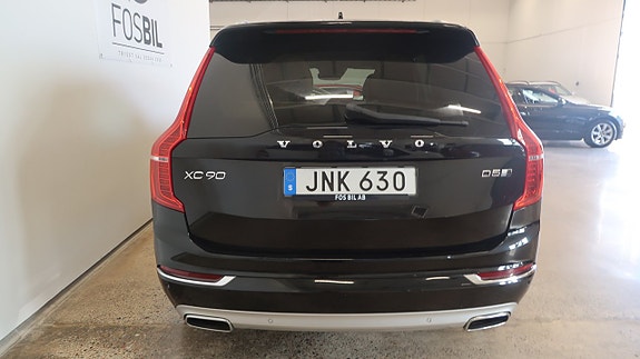 Volvo XC90 5 of 24