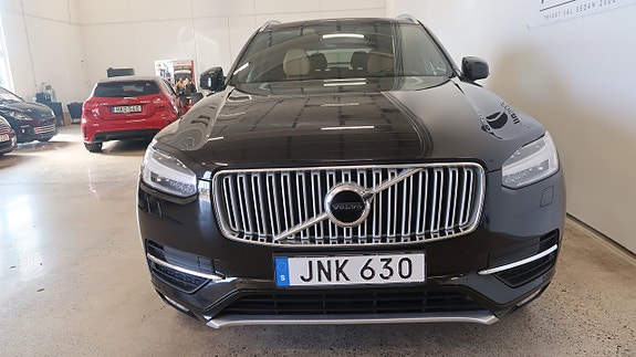 Volvo XC90 8 of 24