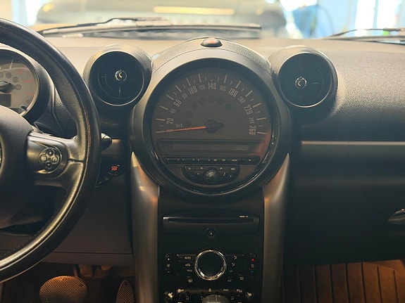 MINI Countryman Cooper D 11 of 23