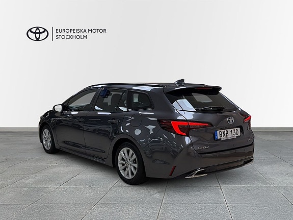 Toyota Corolla 2 of 13