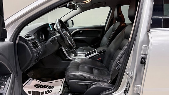 Volvo XC70 8 of 17