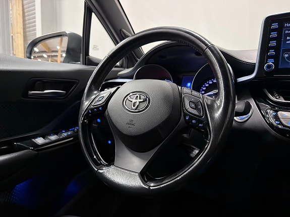 Toyota C-HR 23 of 29