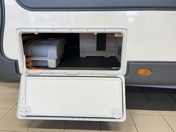 Adria ACTION 391 LH (TRUMA+Golvvärme+1 300kg) 6 of 20