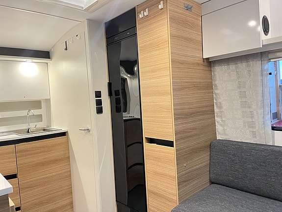 Adria ACTION 391 LH (TRUMA+Golvvärme+1 300kg) 12 of 20