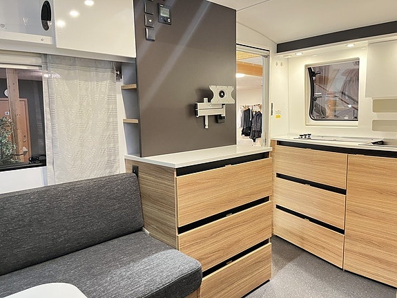 Adria ACTION 391 LH (TRUMA+Golvvärme+1 300kg) 11 of 20