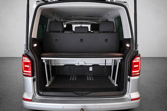 Volkswagen Multivan 7 of 24