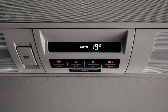 Volkswagen Multivan 15 of 24