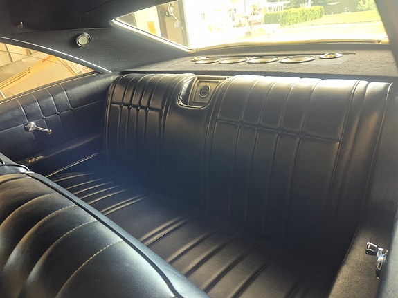 Chevrolet Impala 5 of 6