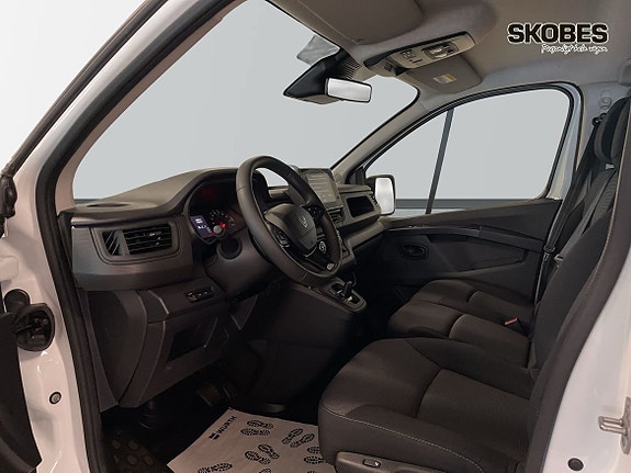 Renault Trafic 7 of 15
