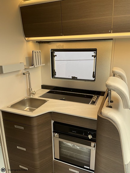 Adria Coral Supreme 670 SL 8 of 15