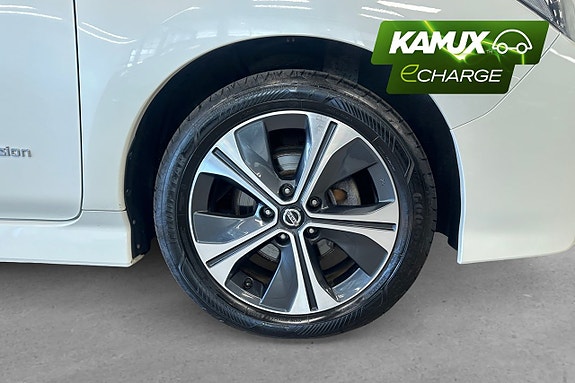 Nissan Leaf 8 of 23