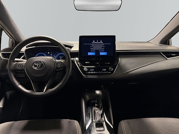 Toyota Corolla 8 of 13